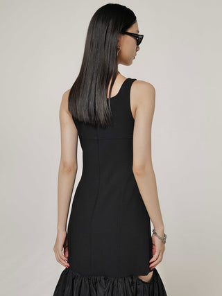 CUTTIMG FLARE DRESS