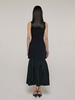 CUTTIMG FLARE DRESS