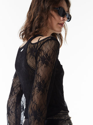 SLIT CUTTING LACE TOPS