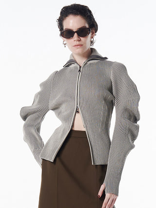 ESCARGOT SLEEVE KNIT