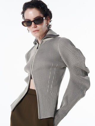 ESCARGOT SLEEVE KNIT