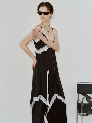 SIDE CUTTING LACE DRESS