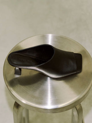 OBLIQUE TOE SANDAL