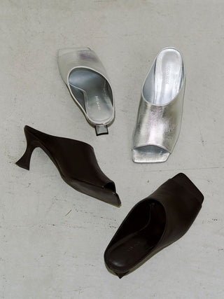 OBLIQUE TOE SANDAL