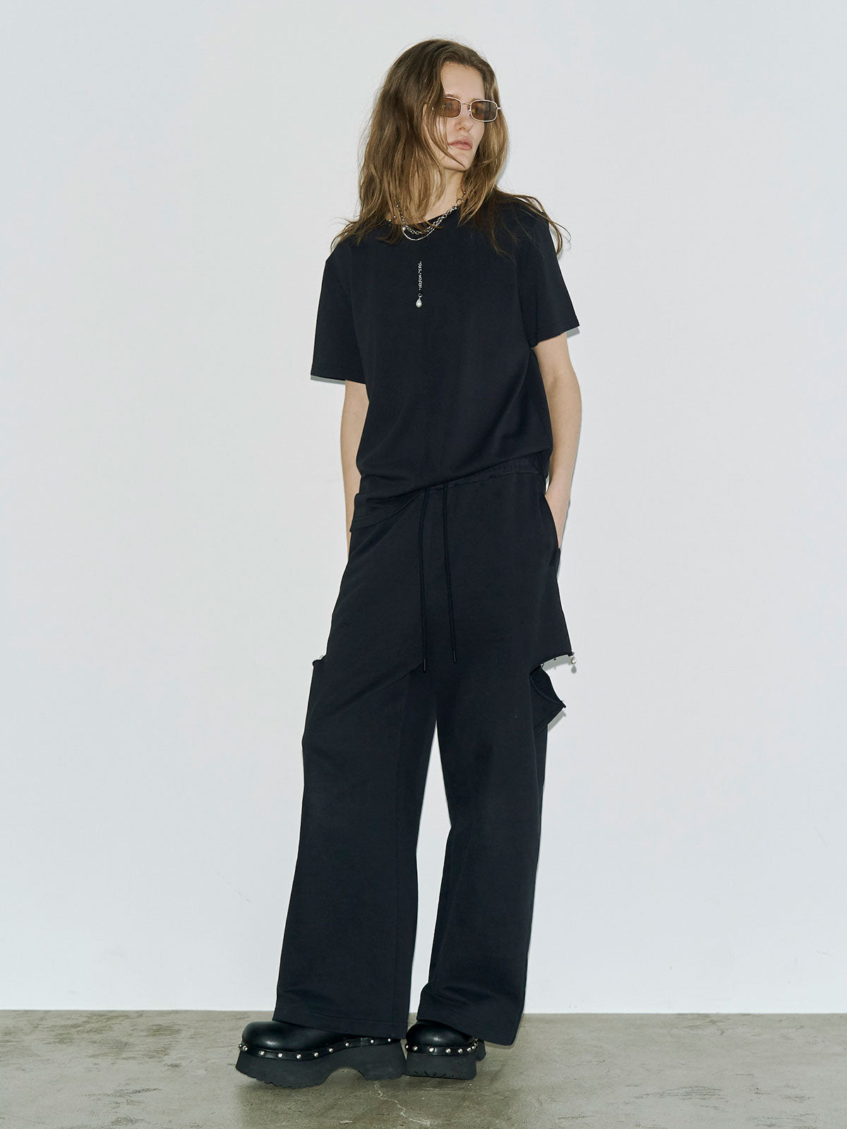 SLIT SWEAT PANTS with PEARL – JOSEMOON