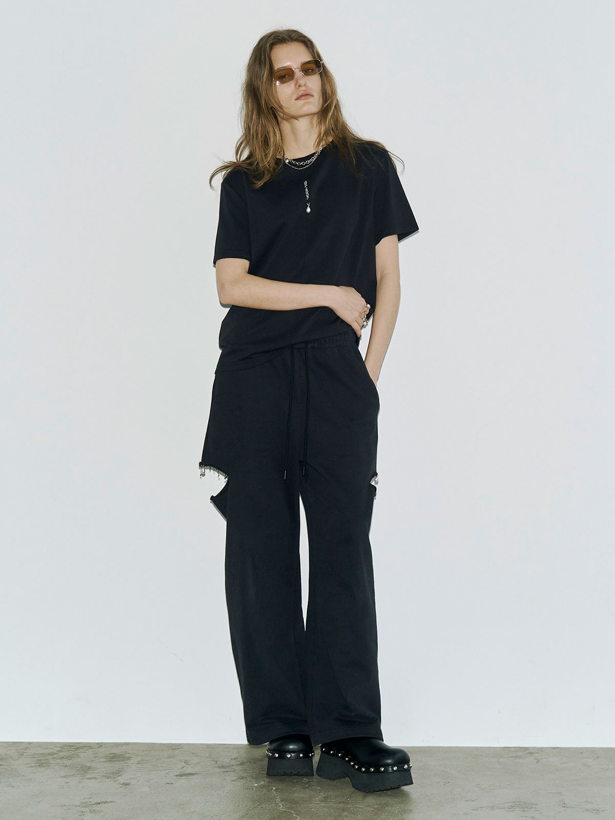 SLIT SWEAT PANTS with PEARL – JOSEMOON