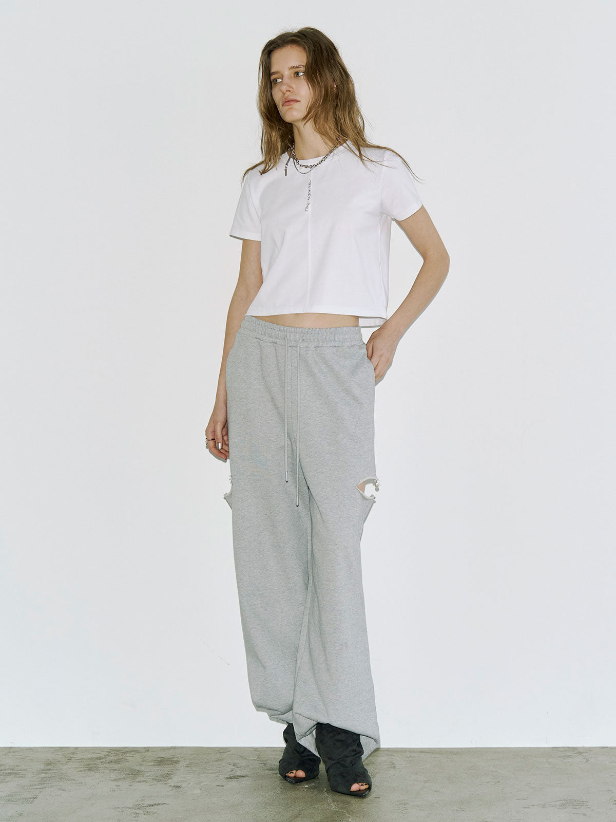 SLIT SWEAT PANTS with PEARL – JOSEMOON