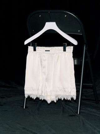 LACE TRIM SHORT PANTS