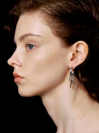 【JUSTINE CLENQUET】IRIS PEARL EARRINGS