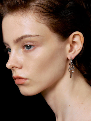 【JUSTINE CLENQUET】IRIS PEARL EARRINGS