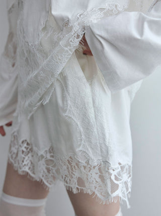 LACE DOCKING SHORT PANTS