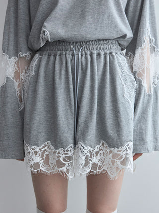 LACE DOCKING SHORT PANTS