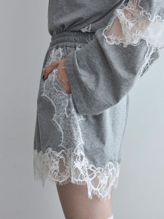 LACE DOCKING SHORT PANTS