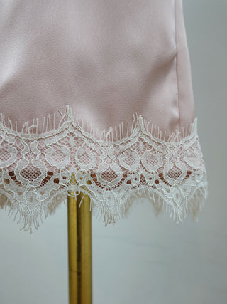 LACE TRIM SHORT PANTS