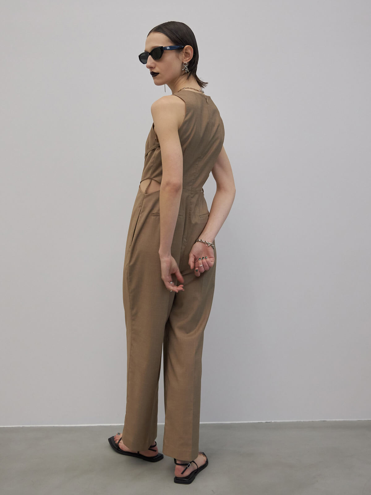 SIDE CUTTING JUMP SUITS(36 CHARCOALGREY): DRESSjosemoon