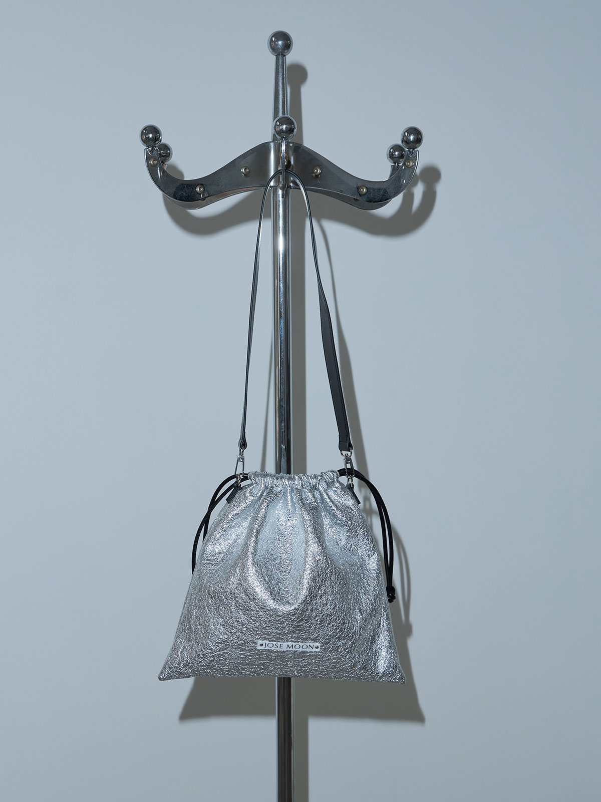 POUCH BAG METALLIC(F SILVER): GOODSjosemoon