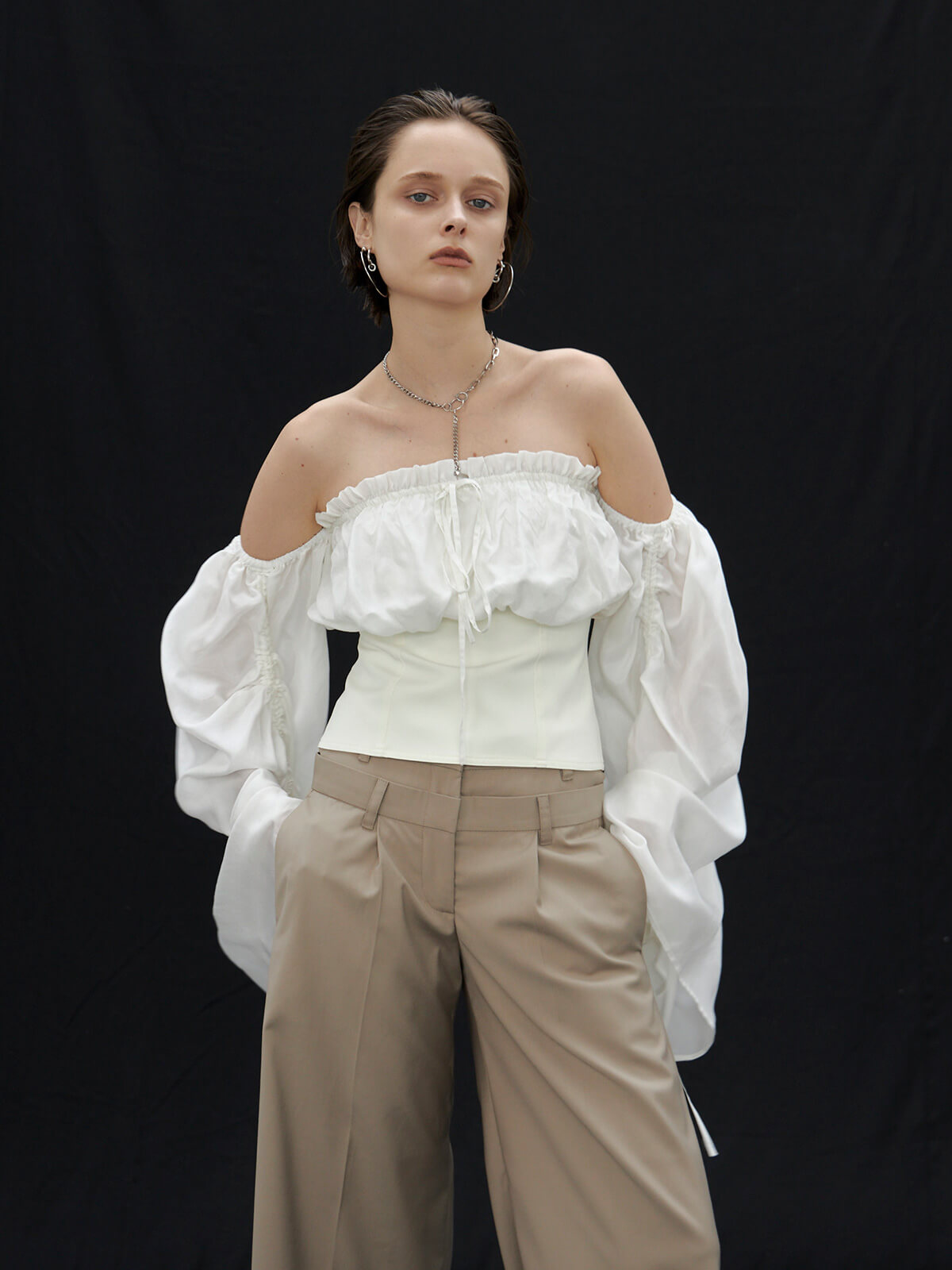 CUPLA OFF SHOULDER(F WHITE): TOPSjosemoon