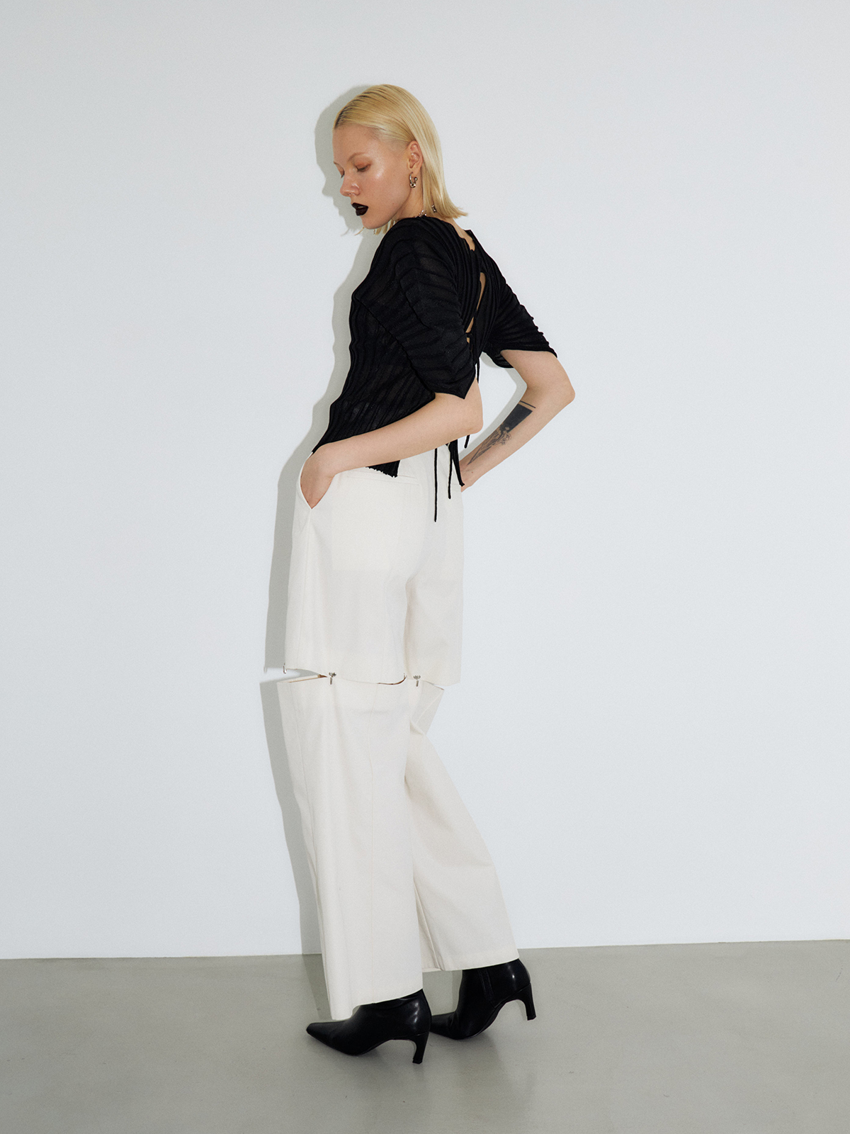 HOOK SLIT PANTS(36 WHITE): BOTTOMSjosemoon