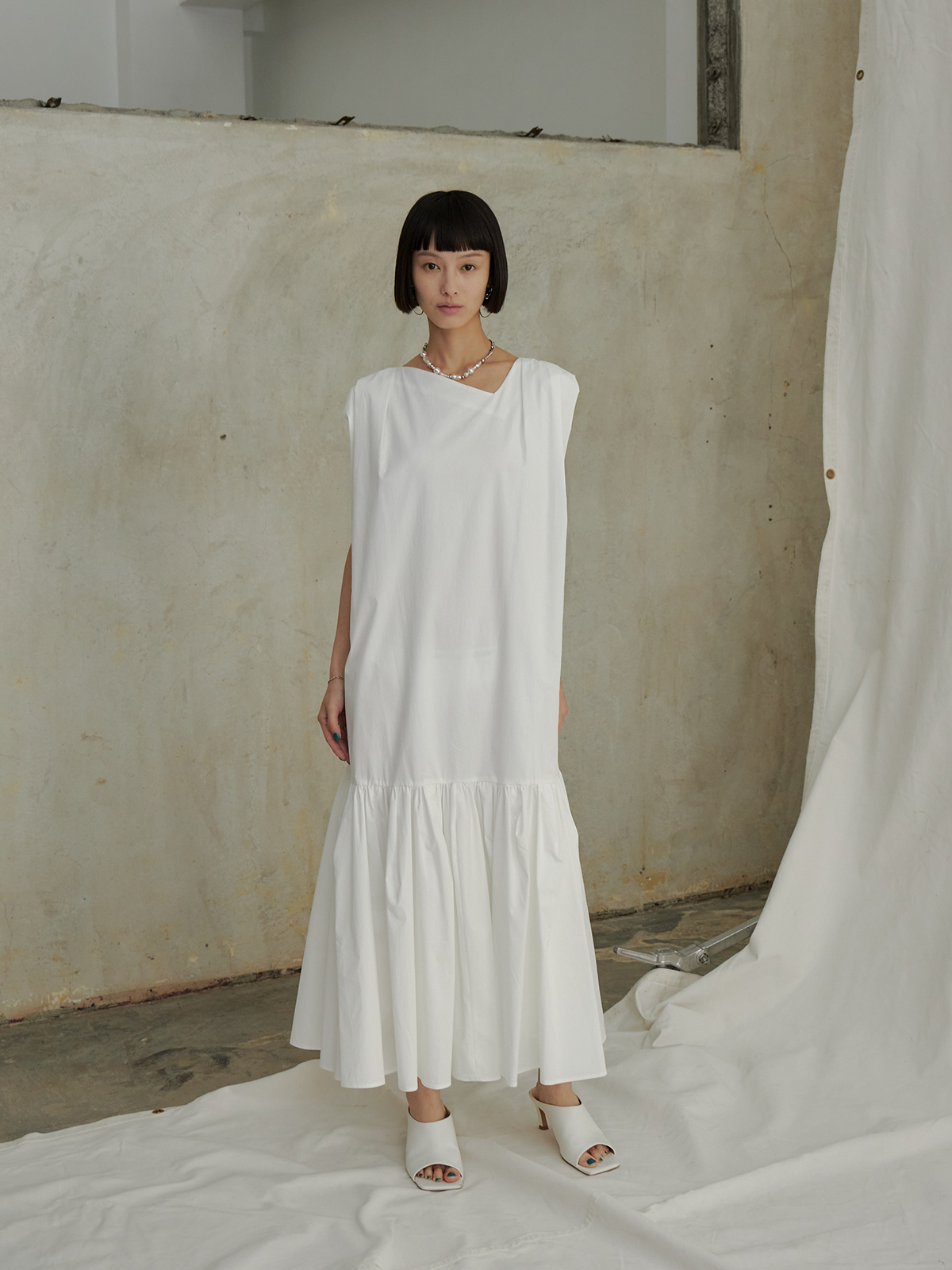 ASYMMETRY NECK GATHER DRESS(F WHITE): DRESSjosemoon