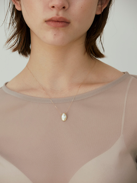 PEARL NECKLESS