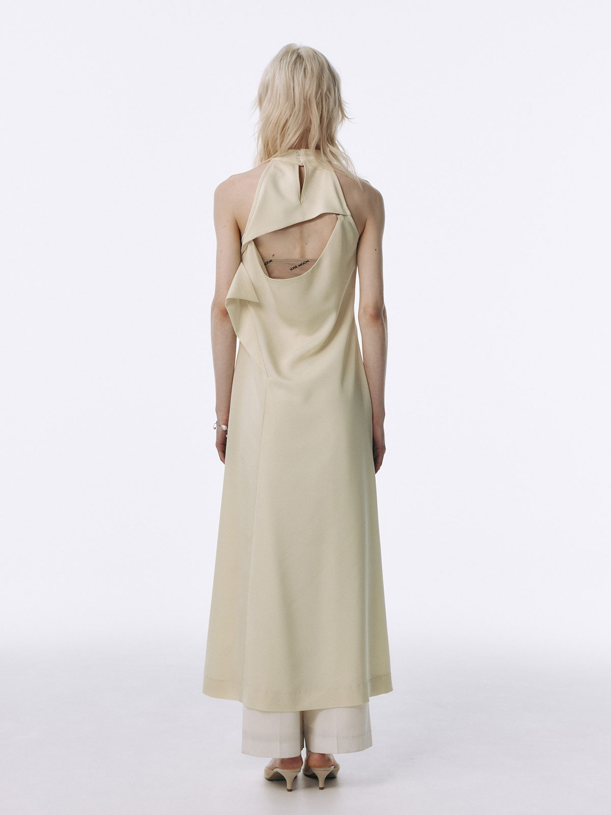 BACK DRAPE NARROW DRESS
